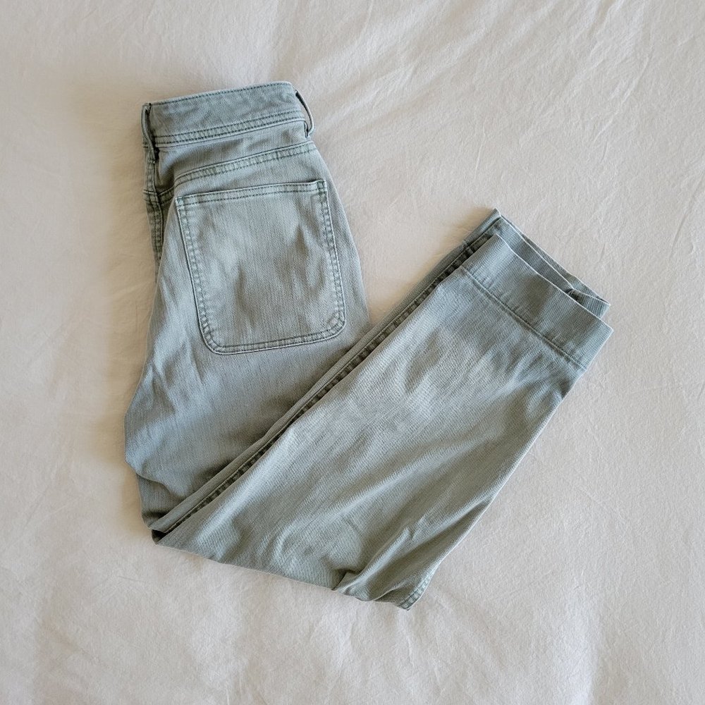 Gap High Rise Barrel Kakhi Size 4